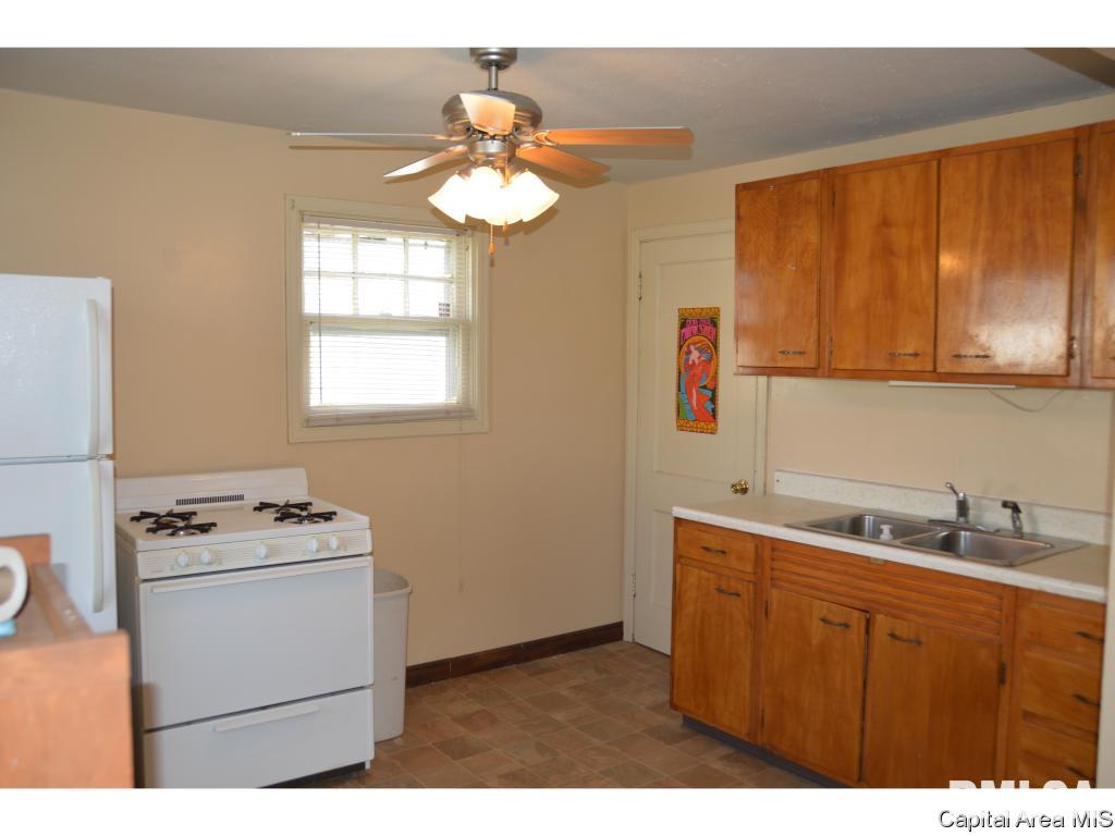 1720 North 19th Street Springfield, IL 62702 - Photo 3 of 21