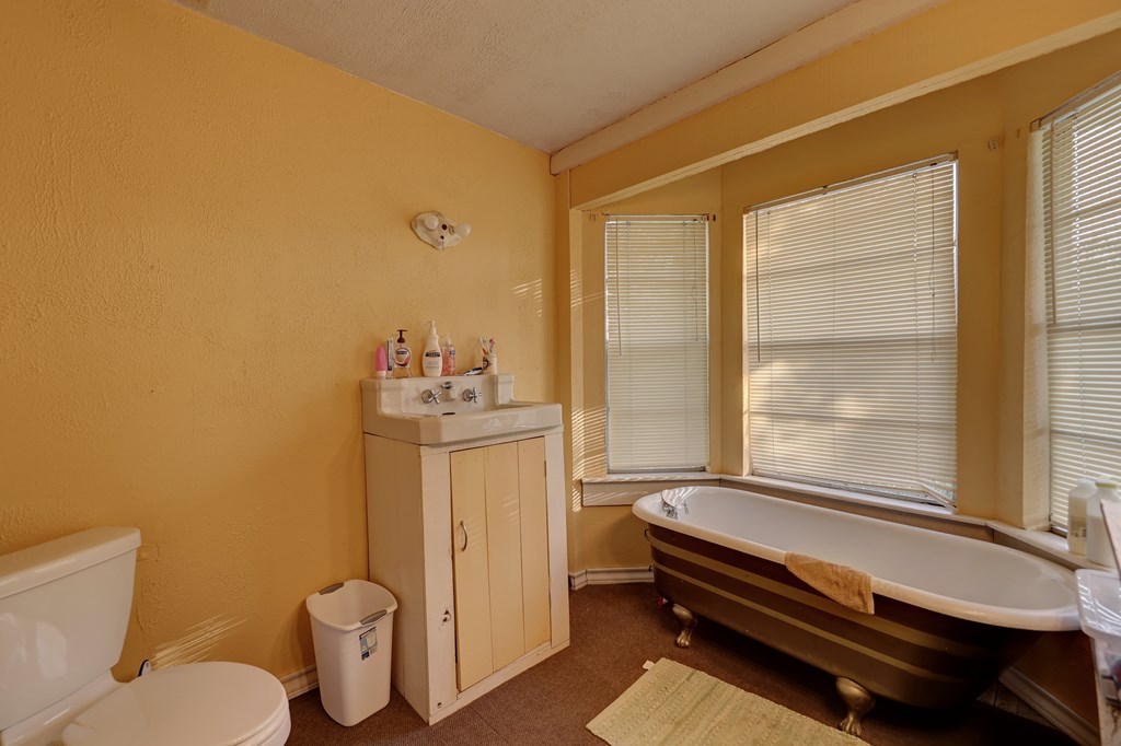 134 White Pearl Road Hunt, TX 78024 - Photo 19 of 40 a bedroom with a bed and a window