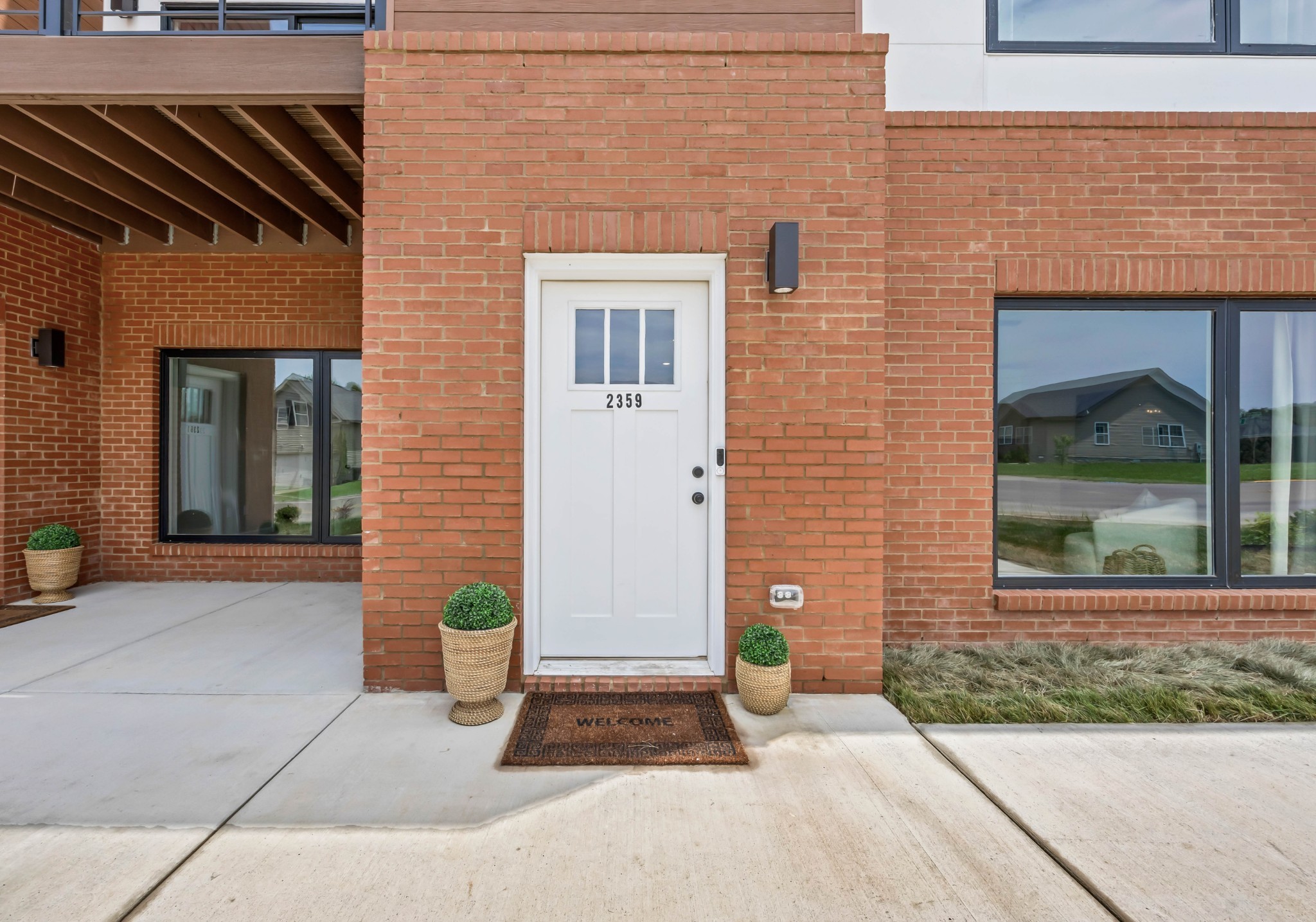 2399 Pea Ridge Road Clarksville, TN 37040 - Photo 5 of 26 a front view of a house