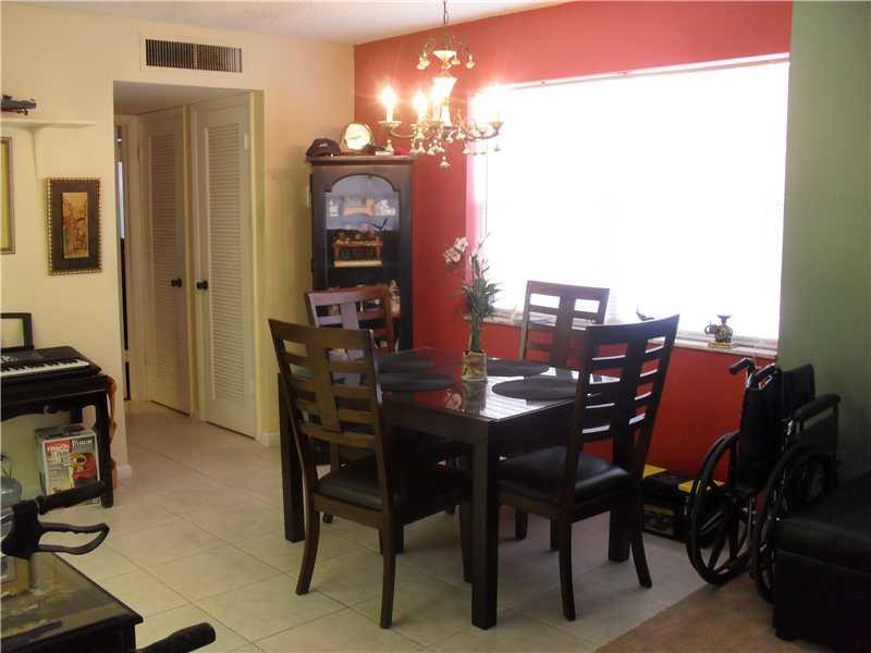 415 Monaco Way, Unit 415 Delray Beach, FL 33446 - Photo 3 of 8 Dining Room