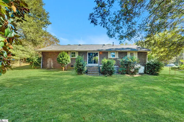 $199,900 | 104 Mitchell Street, Laurens, SC 29360