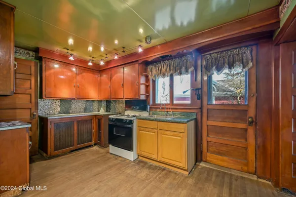 $249,900 | 616 East Main Street, Cobleskill, NY 12043