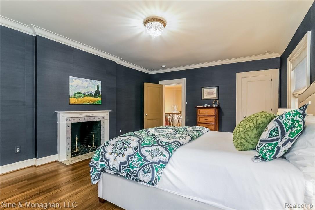 76 Lothrop Road Grosse Pointe, MI 48236 - Photo 41 of 70 044-Bedroom-5209754-medium.jpg