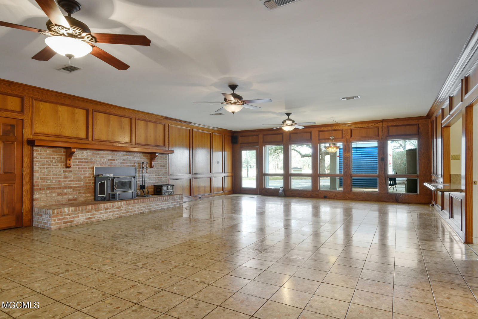 10200 Jim Ramsay Road Vancleave, MS 39565 - Photo 5 of 29 004_1600x1067_mls_1600x1067