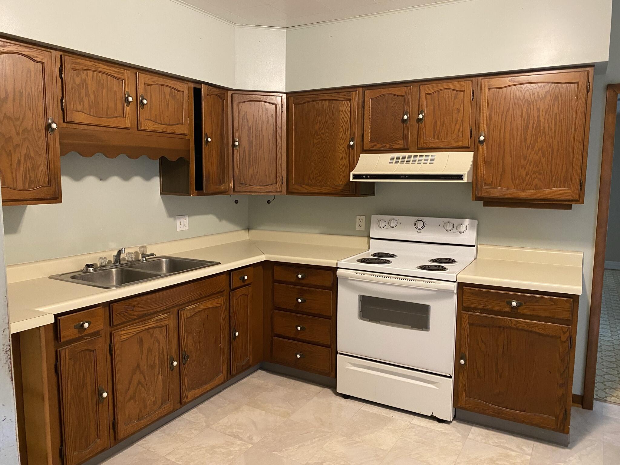 7240 Crystal Road Carson City, MI 48811 - Photo 3 of 20 Kitchen