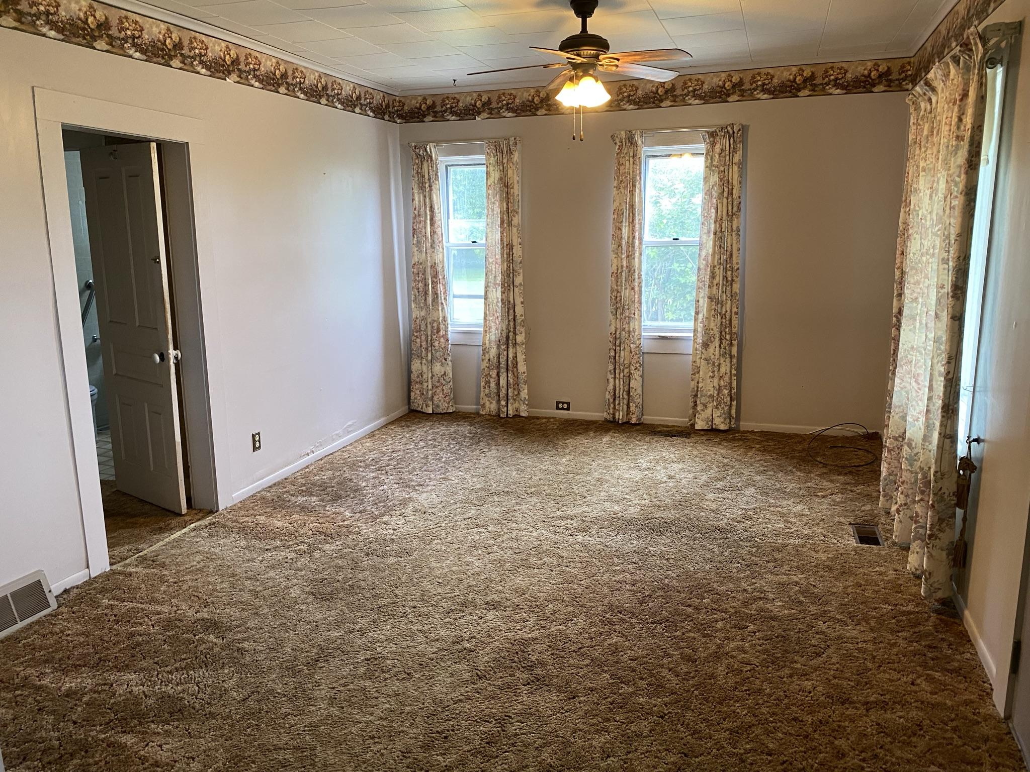 7240 Crystal Road Carson City, MI 48811 - Photo 5 of 20 Living Room