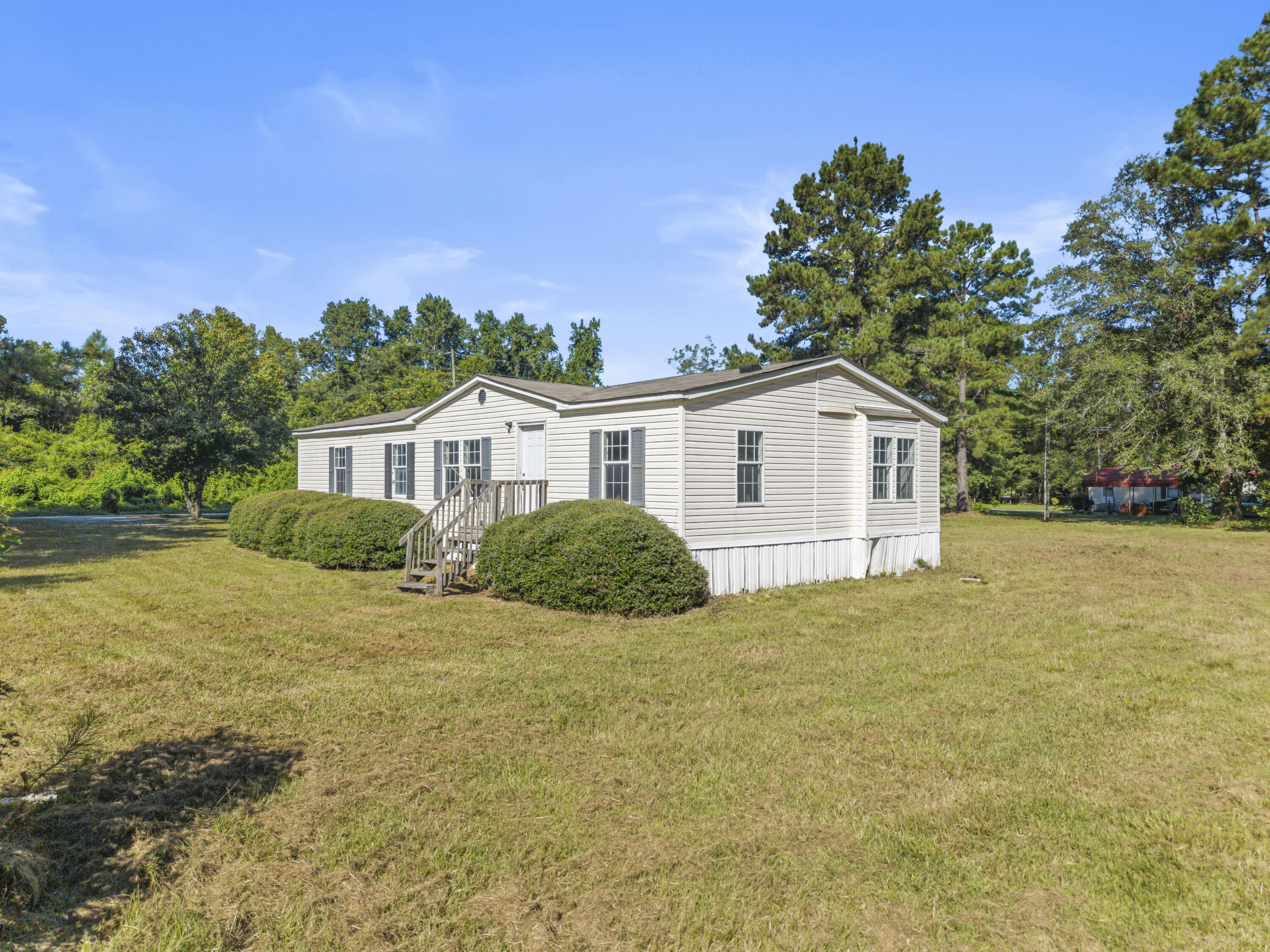 335 Hudson Road St. George, SC 29477 - Photo 2 of 36 DJI_20250902101502_0083_D