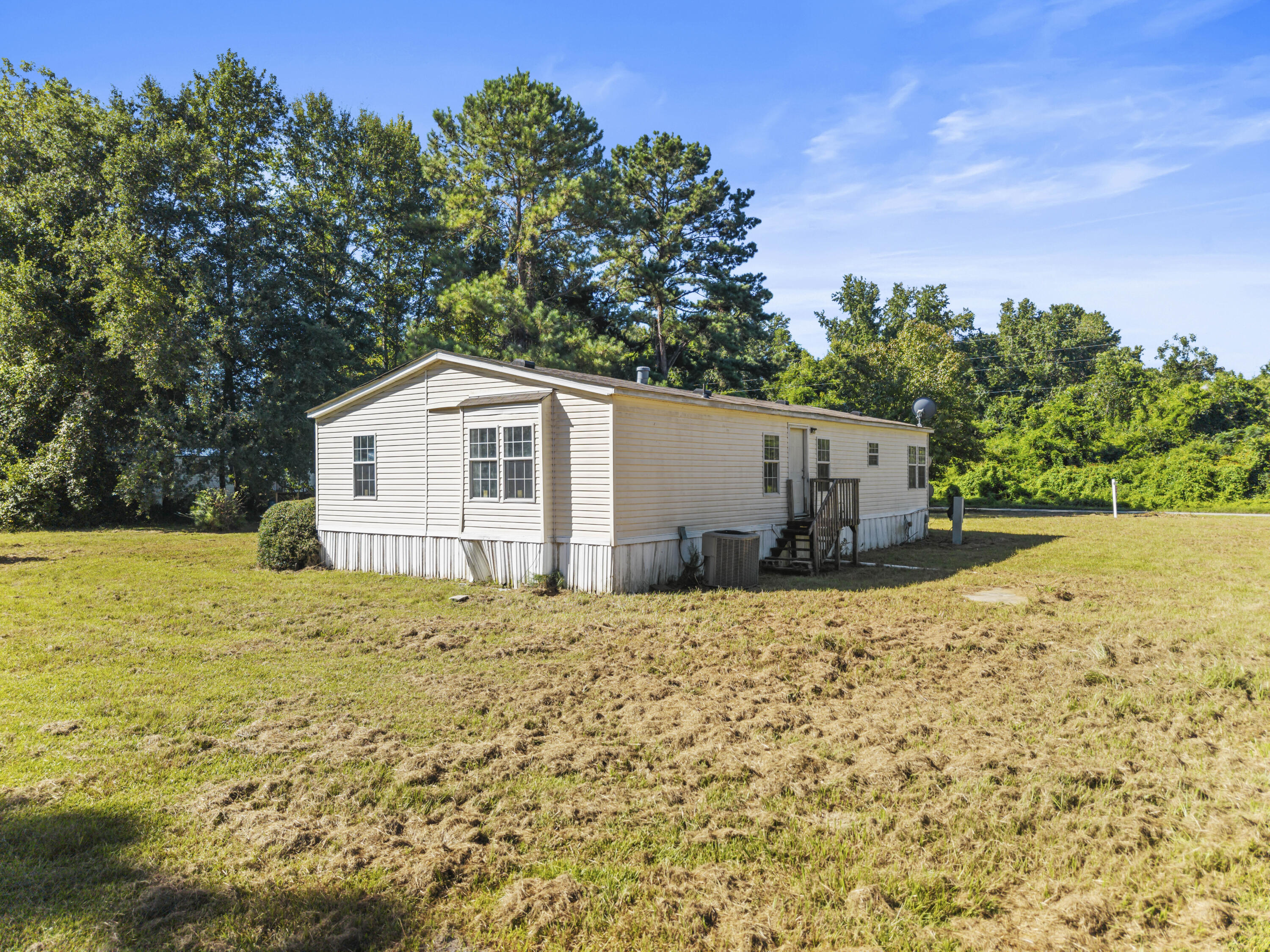 335 Hudson Road St. George, SC 29477 - Photo 3 of 36 DJI_20250902101519_0084_D