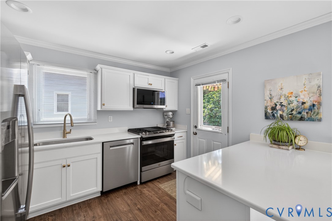 1220 Santa Anna Road Henrico, VA 23229 - Photo 9 of 30 Renovated kitchen with quartz counters and large c