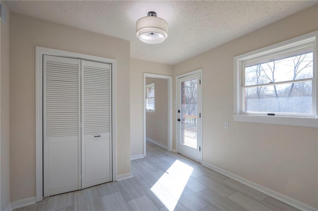 907 South State Rte J Peculiar, MO 64078 - Photo 20 of 78