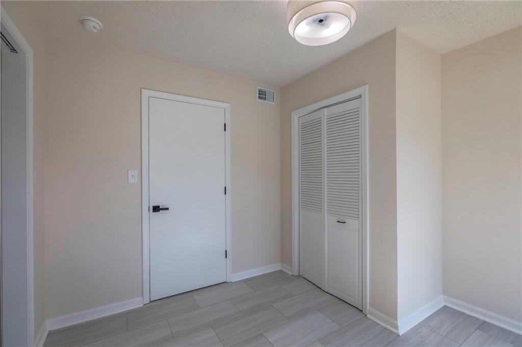 907 South State Rte J Peculiar, MO 64078 - Photo 21 of 78