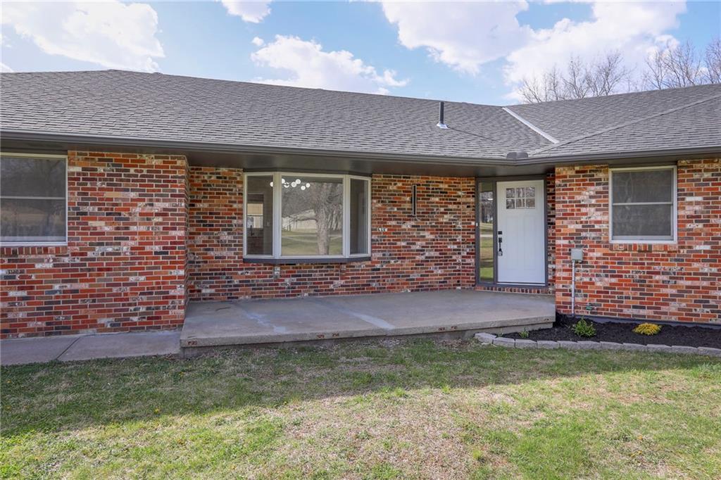 907 South State Rte J Peculiar, MO 64078 - Photo 4 of 78