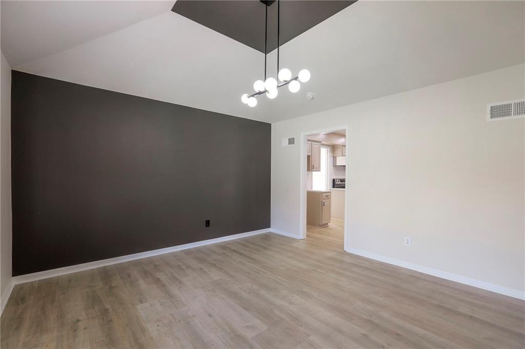 907 South State Rte J Peculiar, MO 64078 - Photo 10 of 78