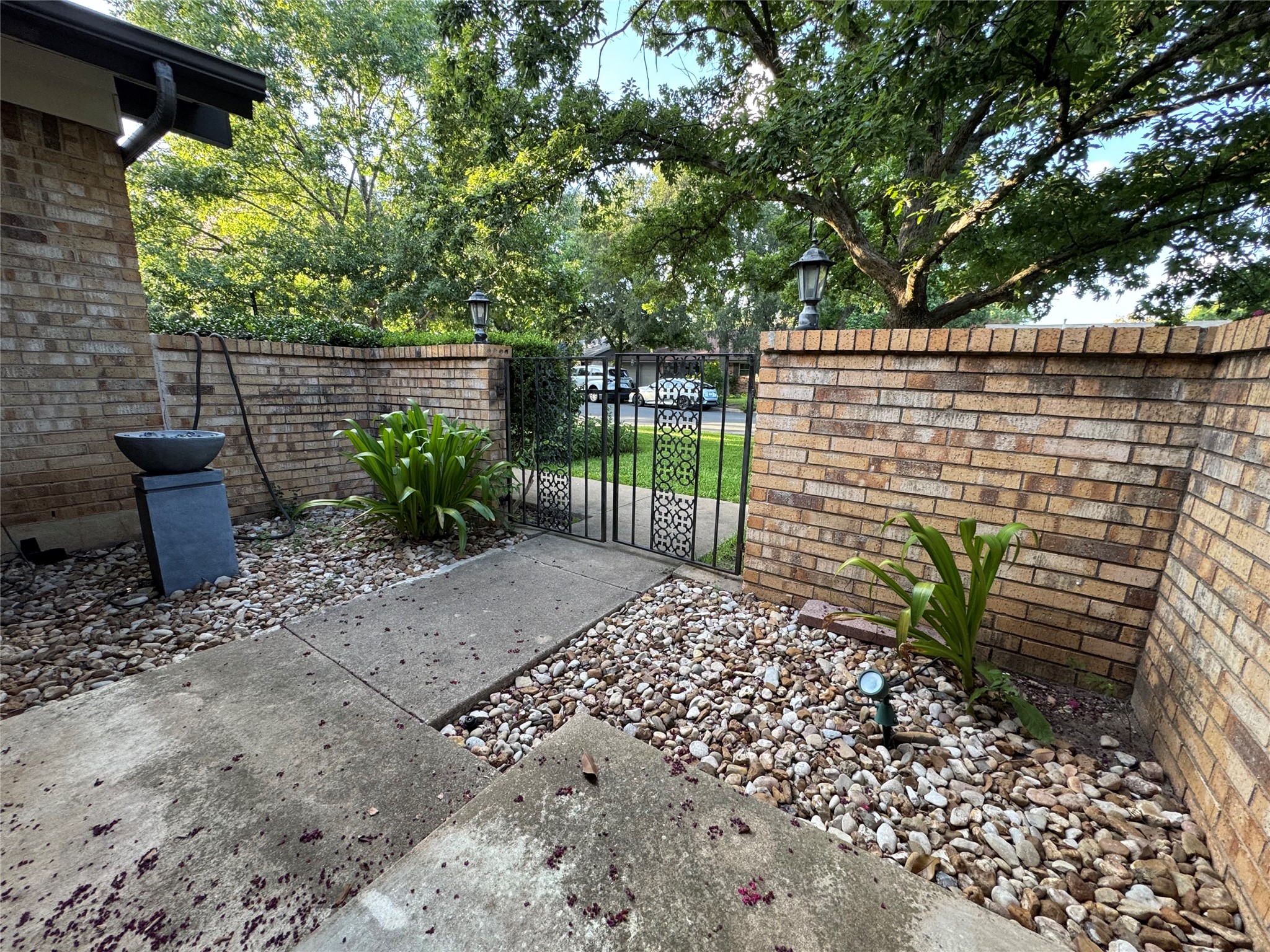 2303 Remuda Trail Austin, TX 78745 - Photo 14 of 27 front courtyard