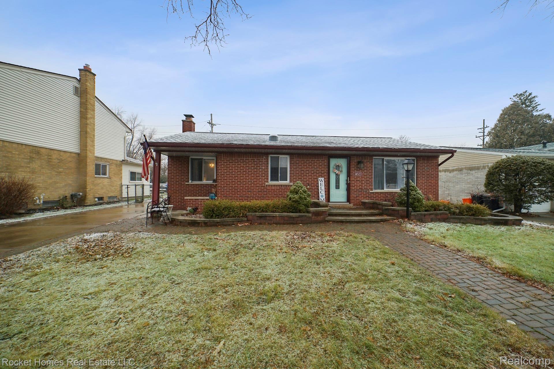 14523 Newburgh Road Livonia, MI 48154 - Photo 1 of 31 000-photo-front-view-8870835.jpg