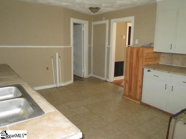 1008 Elizabeth Street Clinton, SC 29325 - Photo 7 of 13 Gallery Image 7