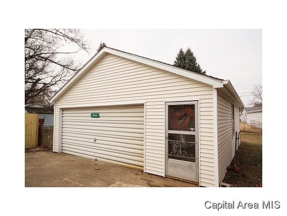 1917 North 24th Street Springfield, IL 62702 - Photo 3 of 20