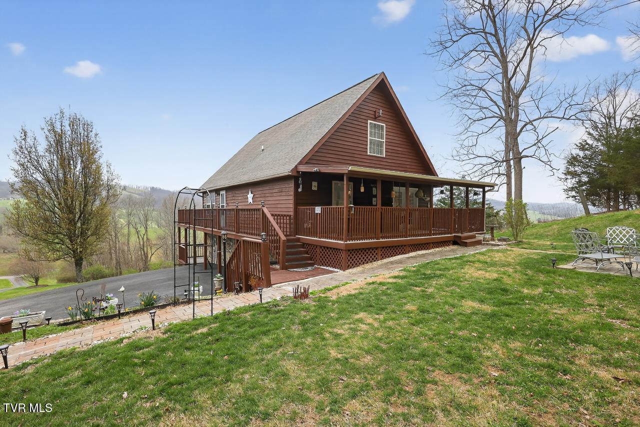 12138 Dettor Road Bristol, VA 24202 - Photo 37 of 52 IMG_2337