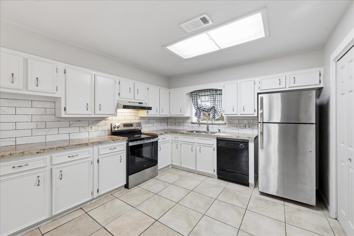 1780 Rafes Way Beaumont, TX 77706 - Photo 10 of 32