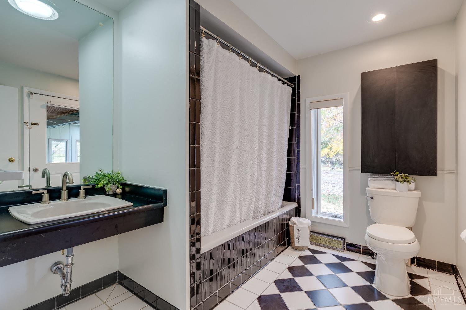 5316 Race Road Cincinnati, OH 45247 - Photo 32 of 57