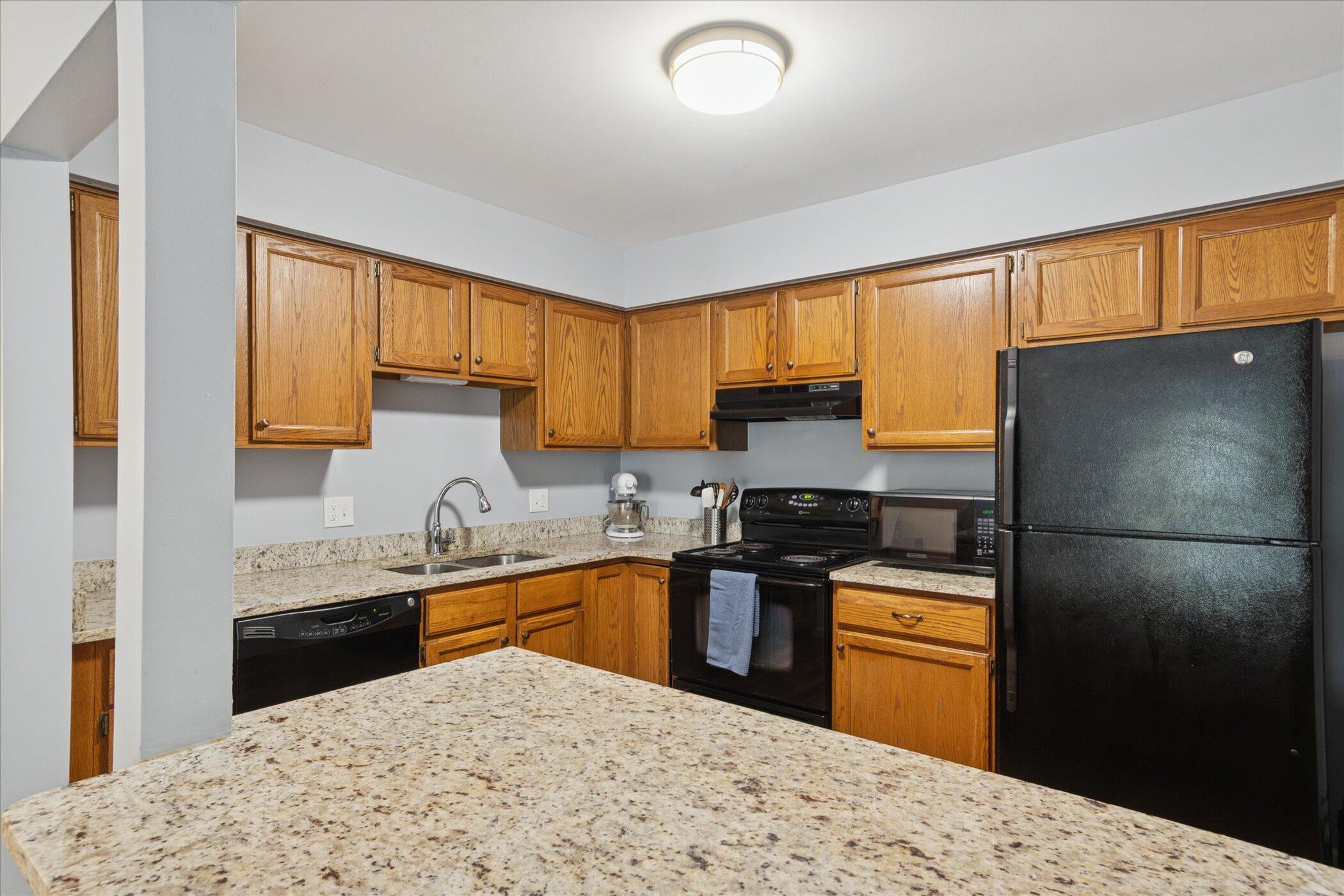 11827 Sycamore Road Plymouth, MI 48170 - Photo 11 of 34 17-11827-Sycamore-Rd-WindowStill