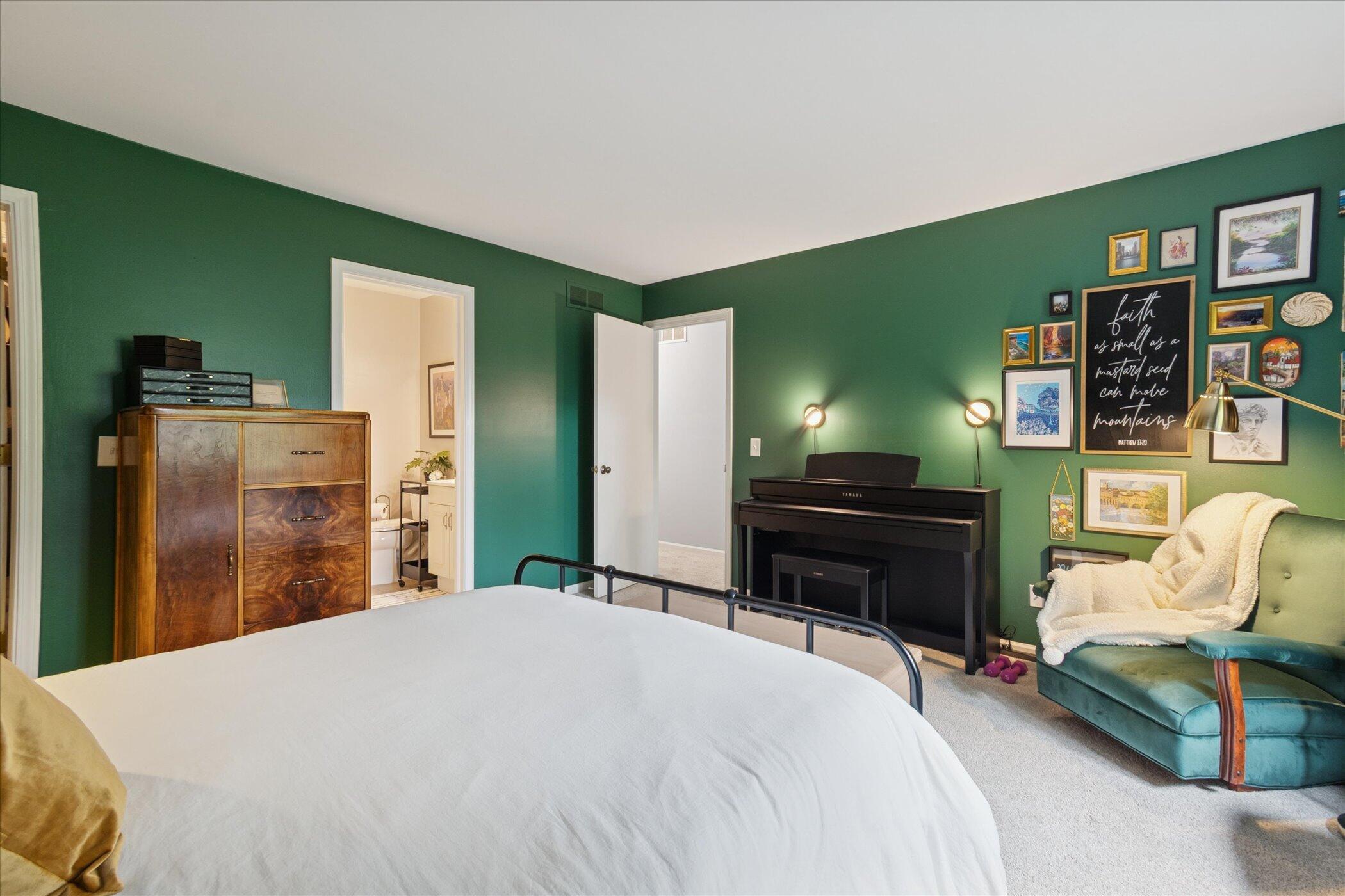 11827 Sycamore Road Plymouth, MI 48170 - Photo 16 of 34 29-11827-Sycamore-Rd-WindowStill