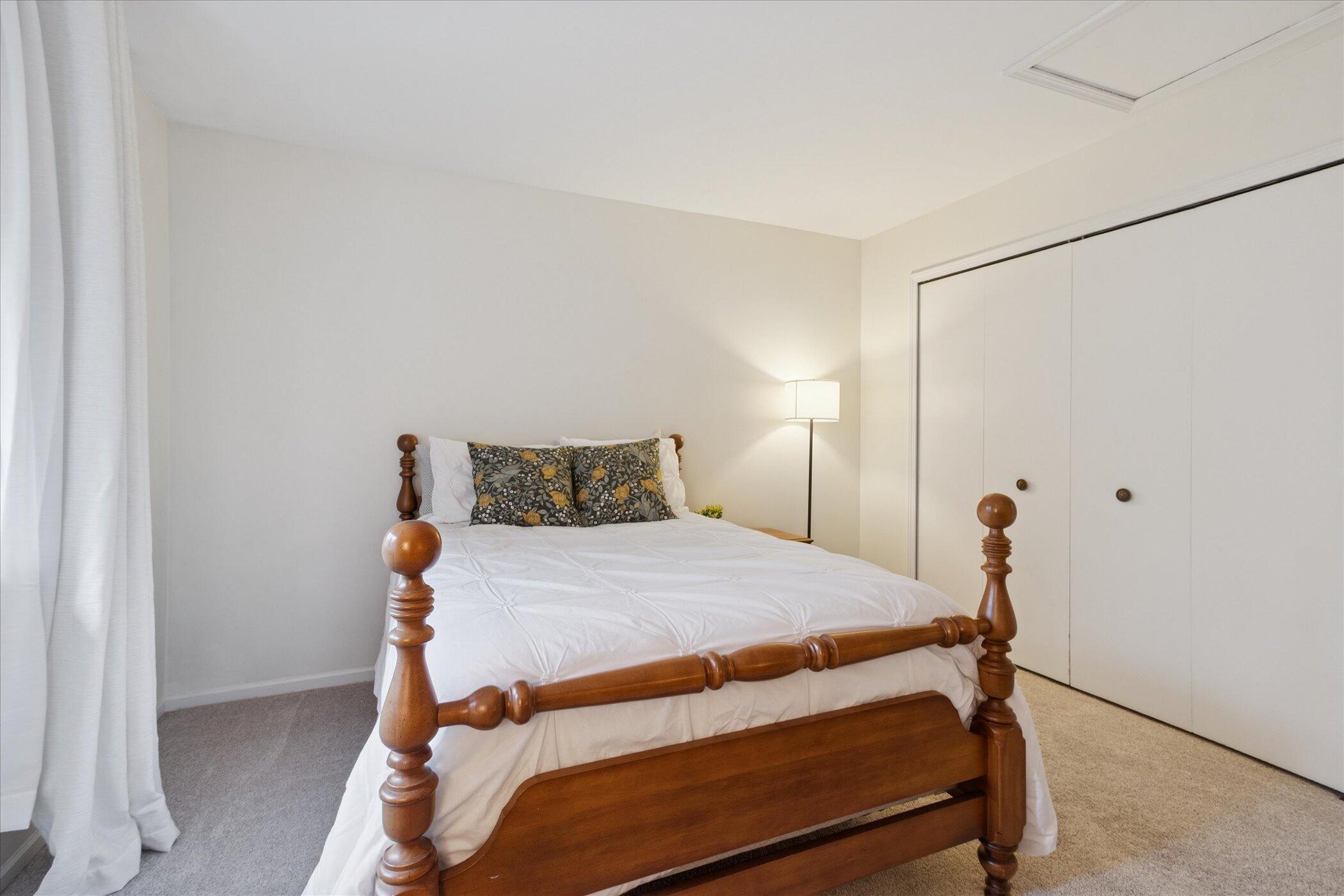 11827 Sycamore Road Plymouth, MI 48170 - Photo 19 of 34 20-11827-Sycamore-Rd-WindowStill