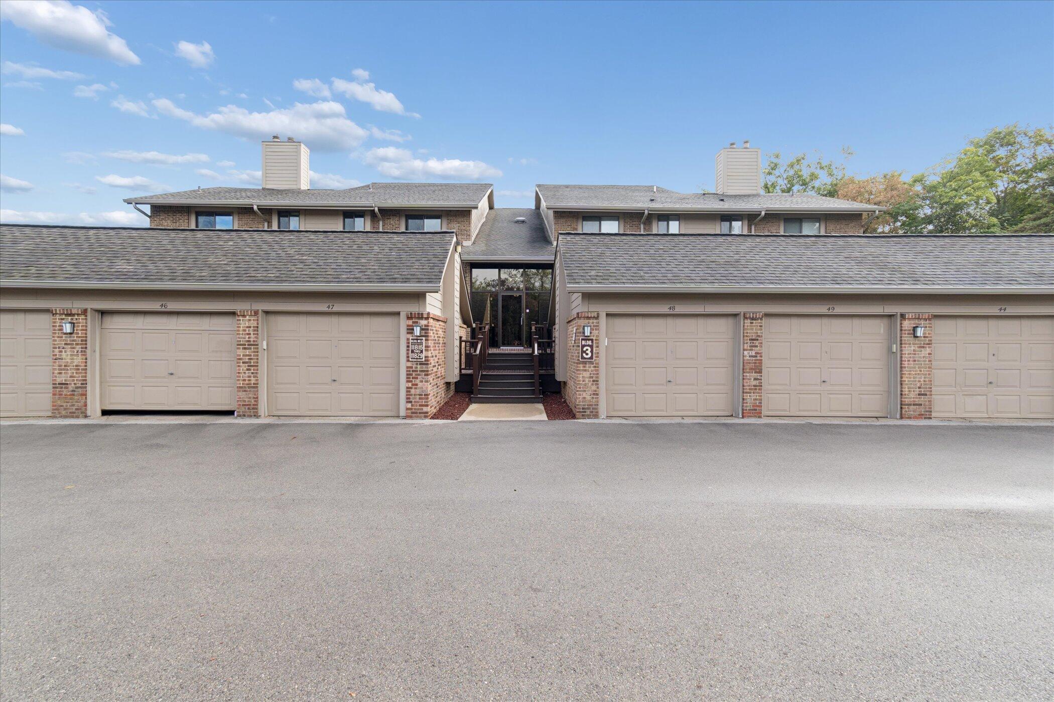 11827 Sycamore Road Plymouth, MI 48170 - Photo 33 of 34 03-11827-Sycamore-Rd-WindowStill