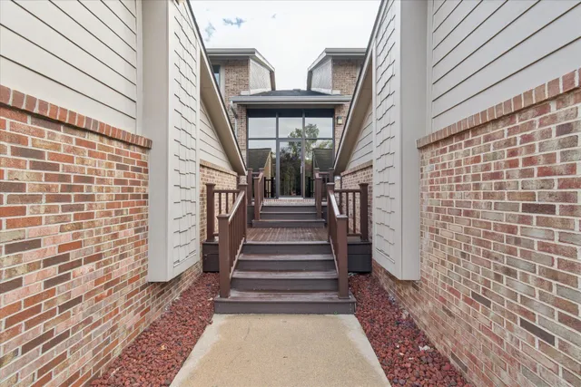 $238,000 | 11827 Sycamore Road, Plymouth, MI 48170