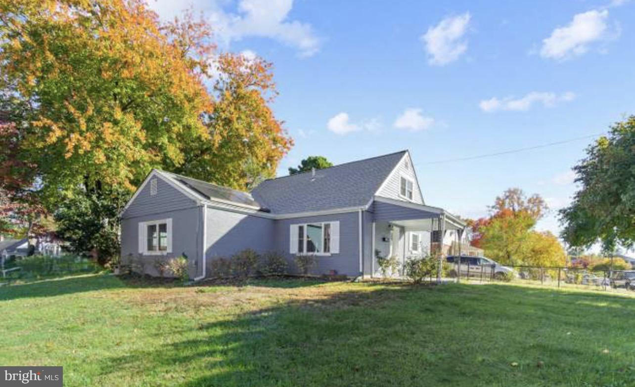 2903 Harrison Road Falls Church, VA 22042 - Photo 2 of 33 Plenty of room to run around the gated yard!