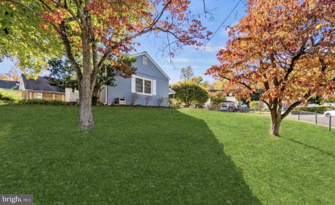 2903 Harrison Road Falls Church, VA 22042 - Photo 3 of 33