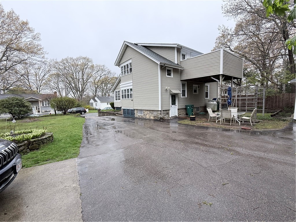 154 St Agnes Avenue Woonsocket, RI 02895 - Photo 5 of 33