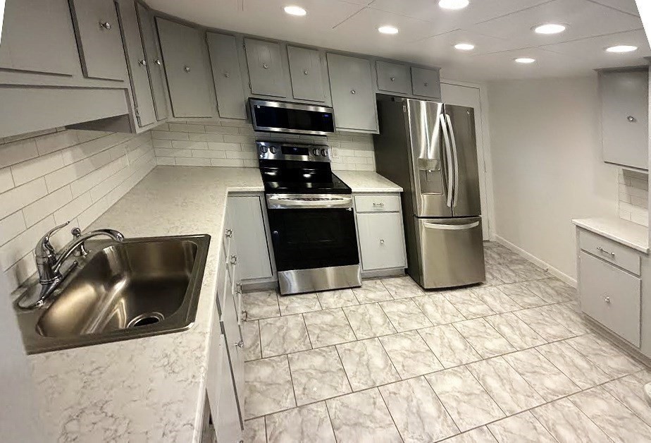 404 Paradise Road, Unit 1P Swampscott, MA 01907 - Photo 12 of 35