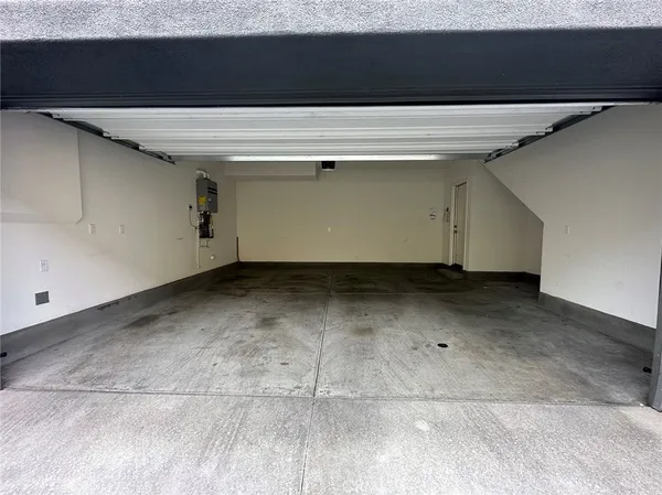 $5,200 | 176-182 Augustine, Irvine, CA 92618