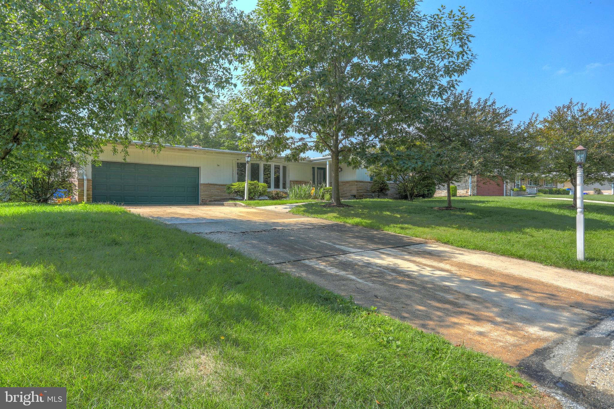 1270 Ruxton Road York, PA 17403 - Photo 2 of 24 Gallery Image 2