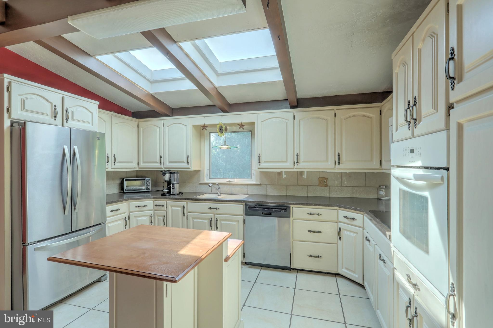 1270 Ruxton Road York, PA 17403 - Photo 8 of 24 Gallery Image 8
