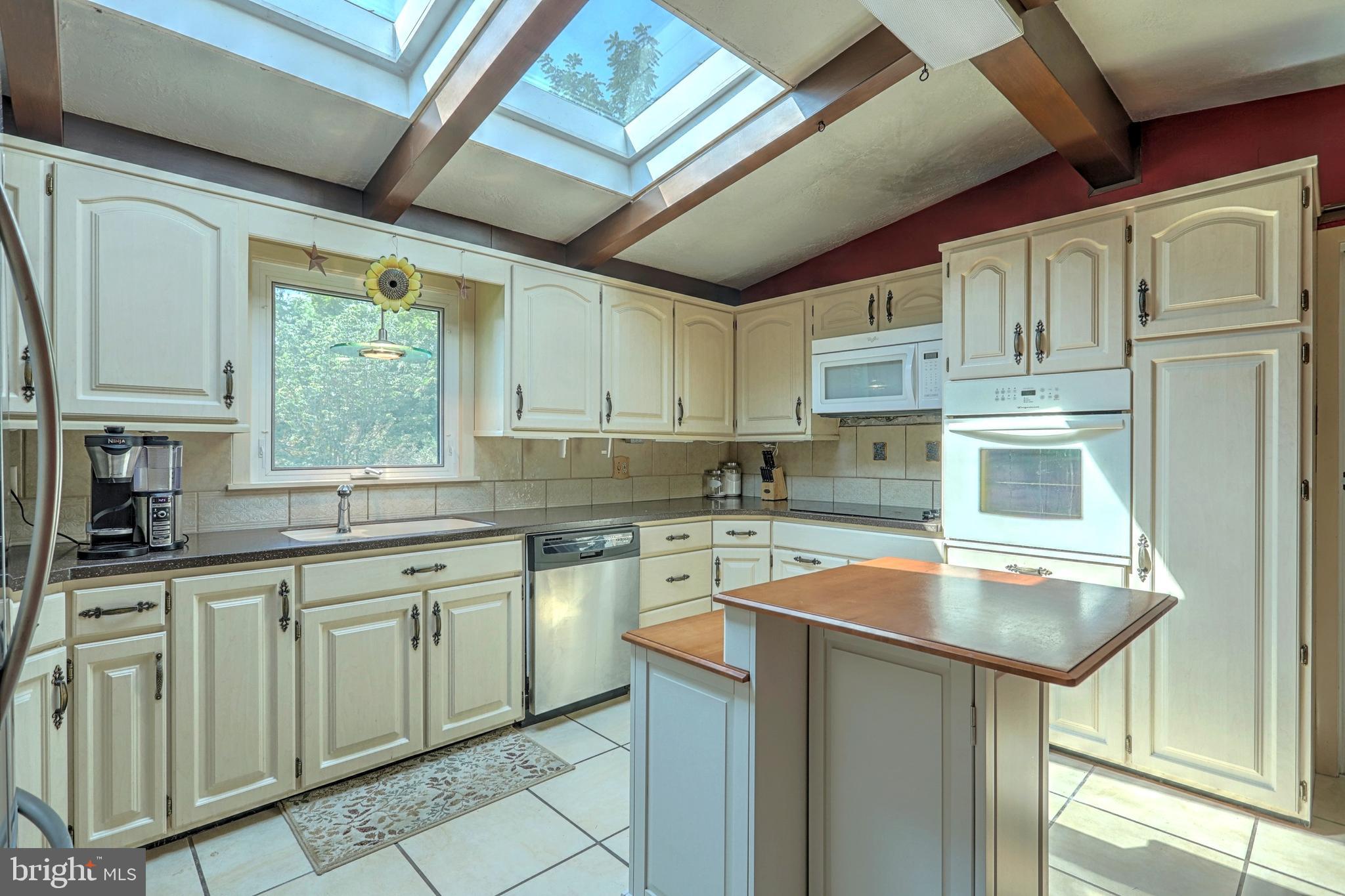 1270 Ruxton Road York, PA 17403 - Photo 9 of 24 Gallery Image 9