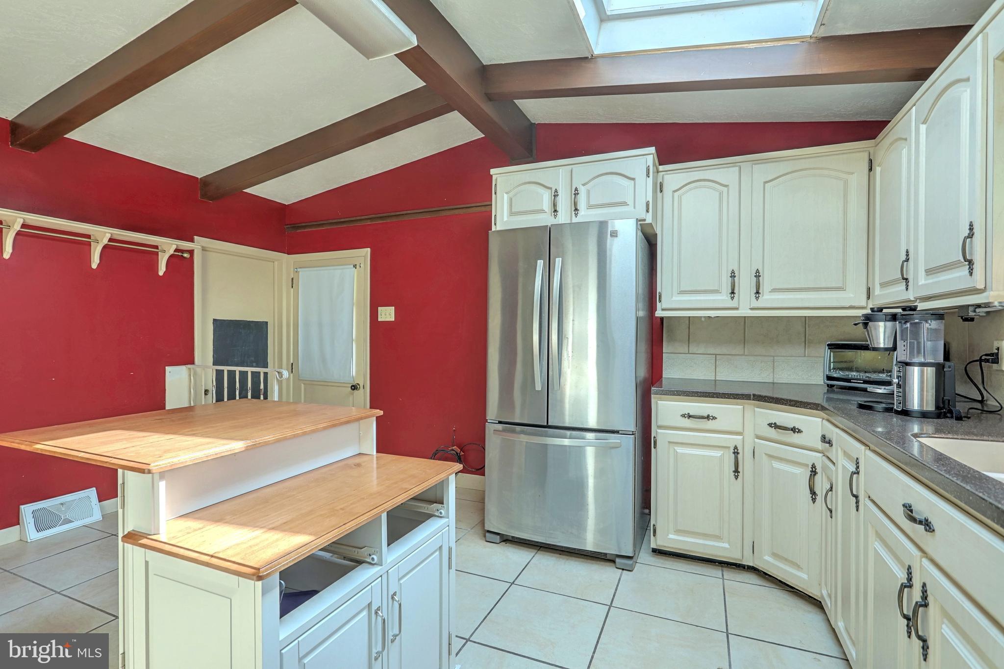 1270 Ruxton Road York, PA 17403 - Photo 10 of 24 Gallery Image 10