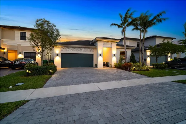 $900,000 | 4427 Southwest 175th Avenue, Miramar, FL 33029