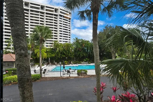 a view of street with a tree