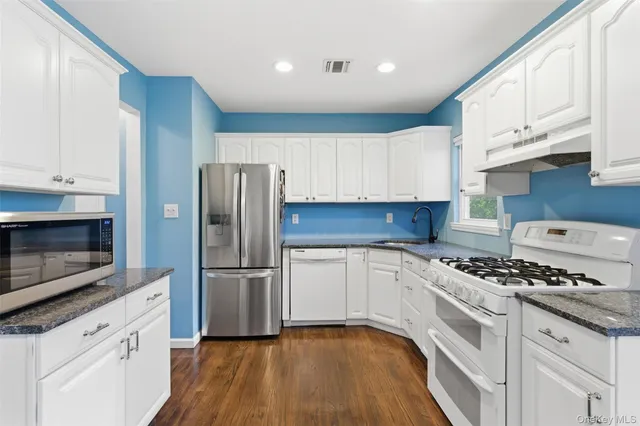 $670,000 | 58 Orchid Drive, Kings Park, NY 11754