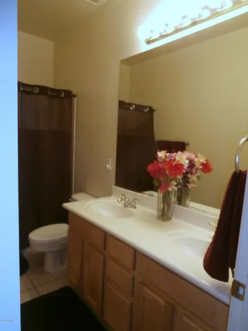 $2,350 | 1704 East Park Avenue, Gilbert, AZ 85234