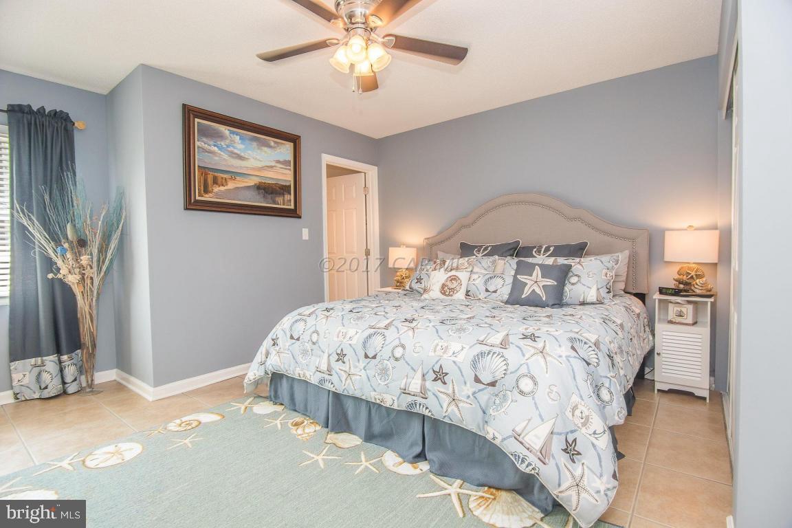 9821 Keyser Point Road, Unit 1A2 Ocean City, MD 21842 - Photo 5 of 29 Gallery Image 5