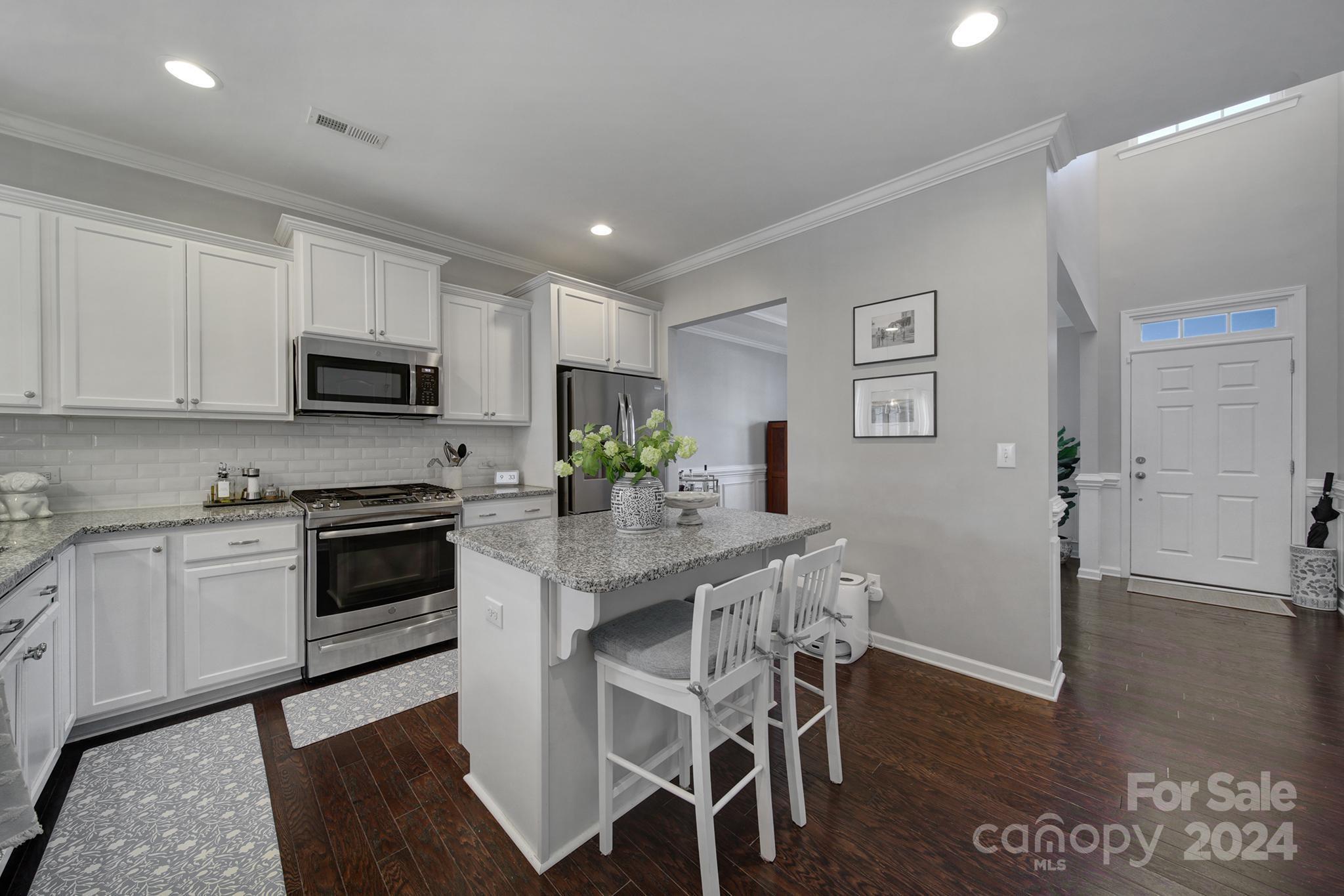 4016 Whittier Lane Tega Cay, SC 29708 - Photo 8 of 43 Gallery Image 8