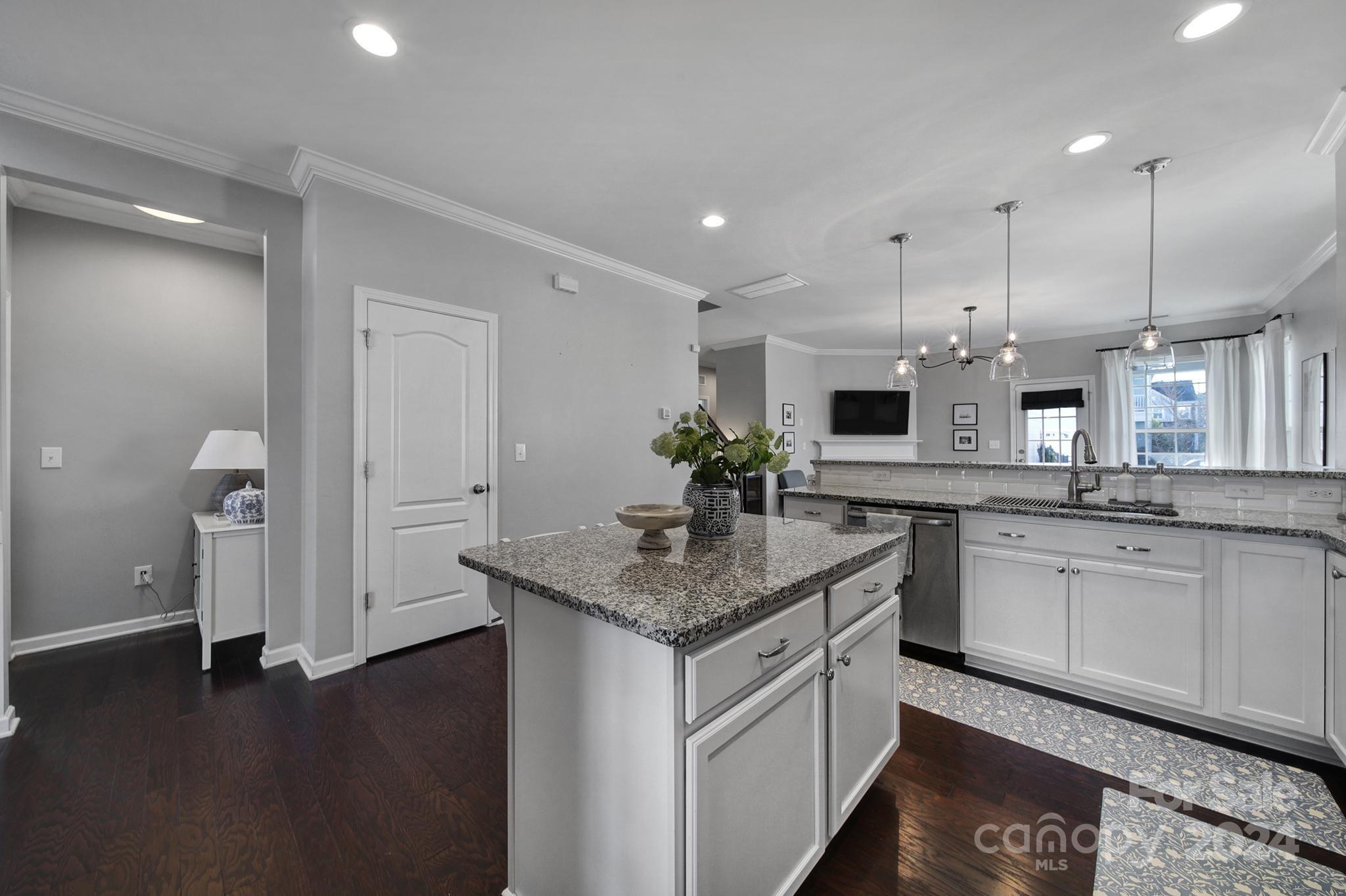 4016 Whittier Lane Tega Cay, SC 29708 - Photo 9 of 43 Gallery Image 9