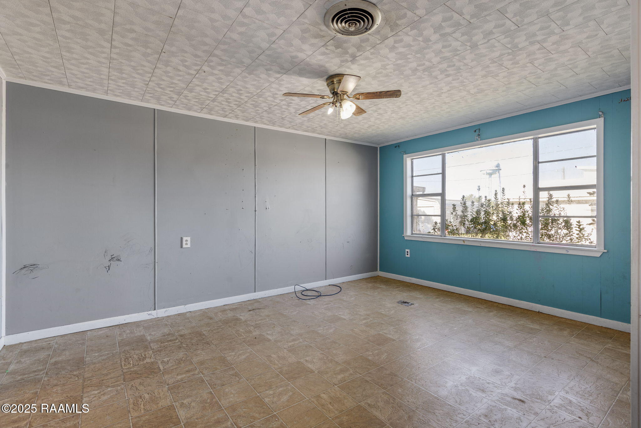 105 Aucoin Road Morgan City, LA 70380 - Photo 5 of 22 6-web-or-mls-105 Aucoin Rd-6