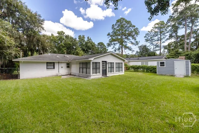 $2,750 | 625 Stuart Street, Savannah, GA 31405