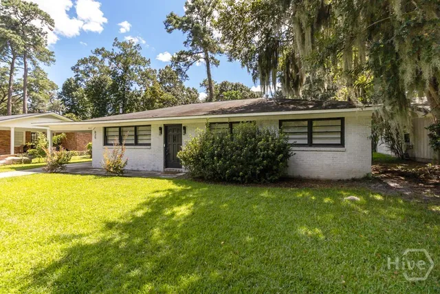 $2,750 | 625 Stuart Street, Savannah, GA 31405