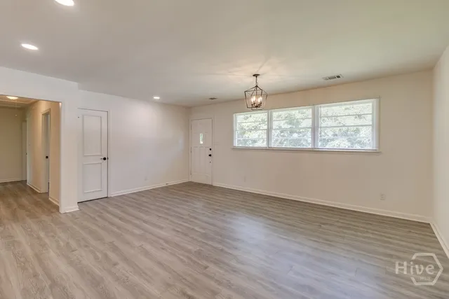 $2,750 | 625 Stuart Street, Savannah, GA 31405