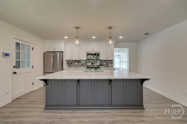 $2,750 | 625 Stuart Street, Savannah, GA 31405